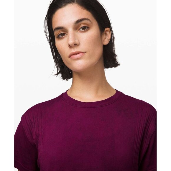 🆕LULULEMON Train to be Short Sleeve Top Burgundy Black XXS - Picture 2 of 9